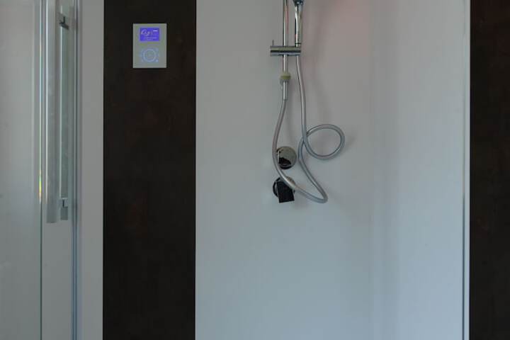 Room 35 of 42