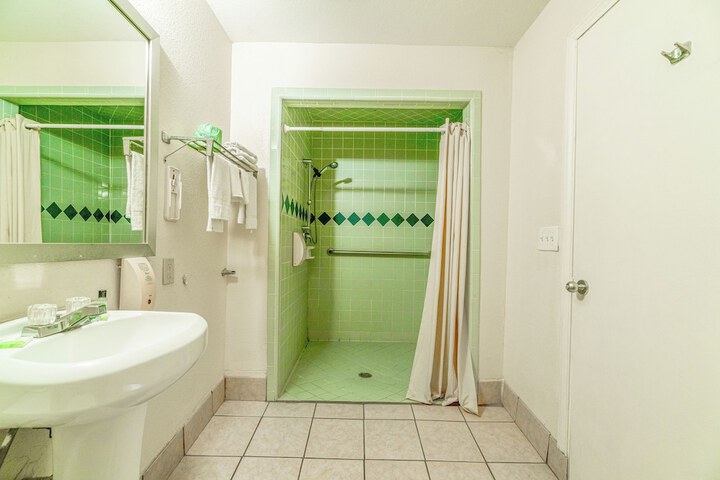 Room 53 of 87