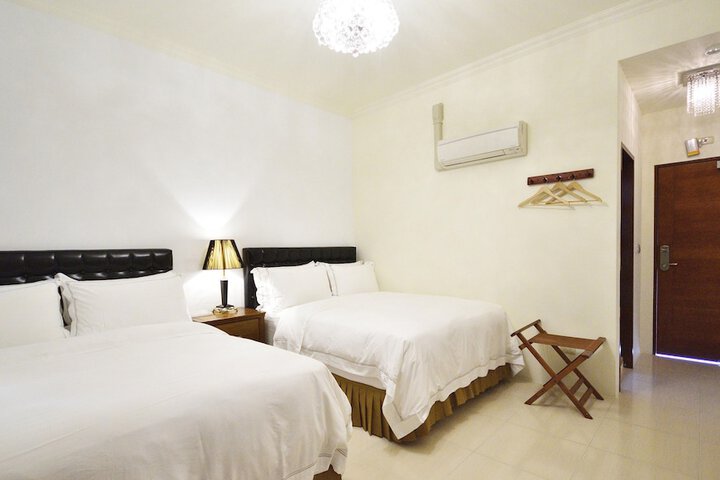 Room 16 of 49