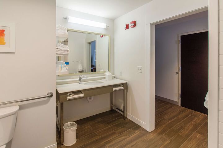 Room 26 of 42