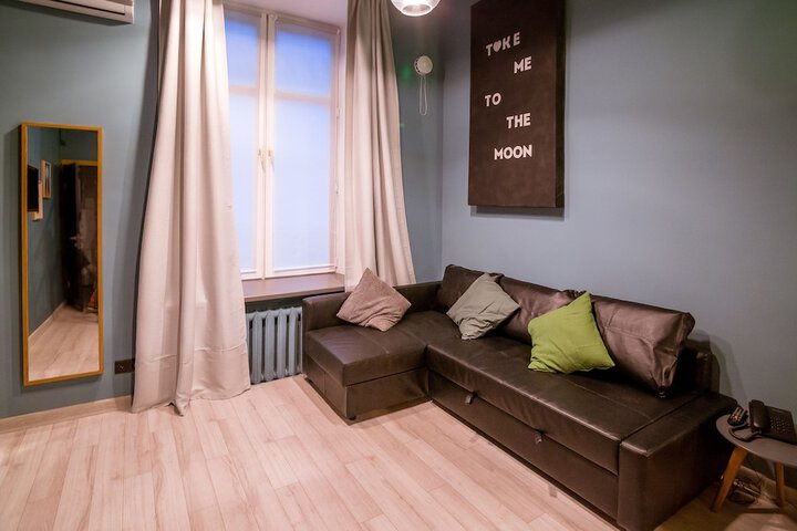 Room 9 of 24