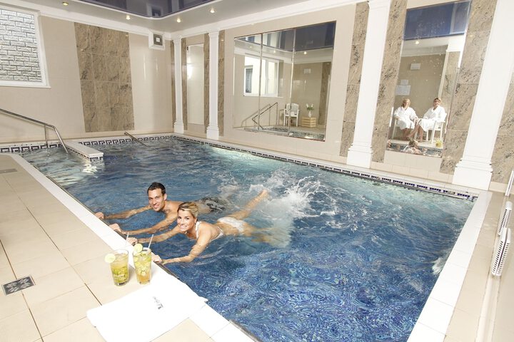Hotel Pool