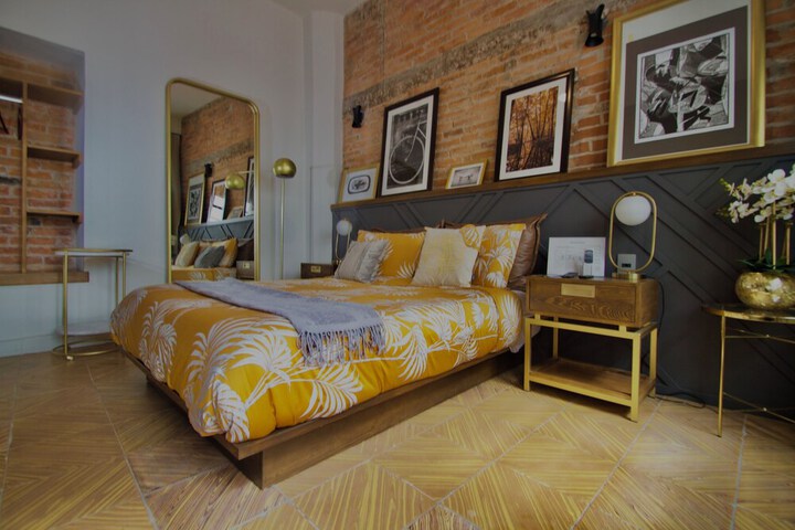 Room 15 of 40