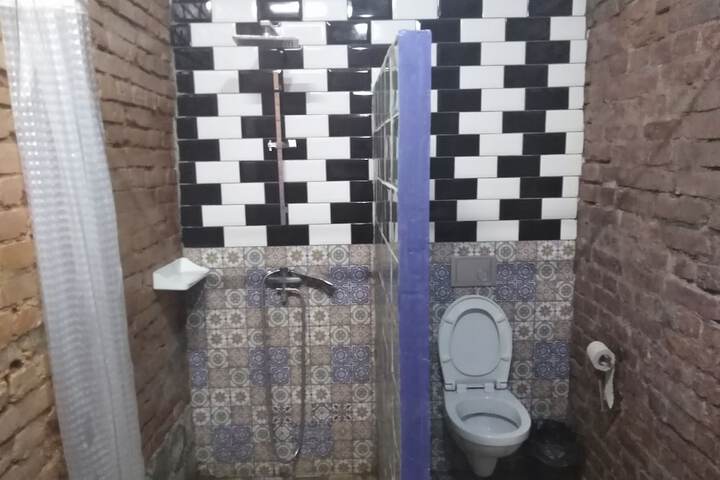 Room 4 of 14