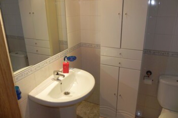 Room 2 of 17