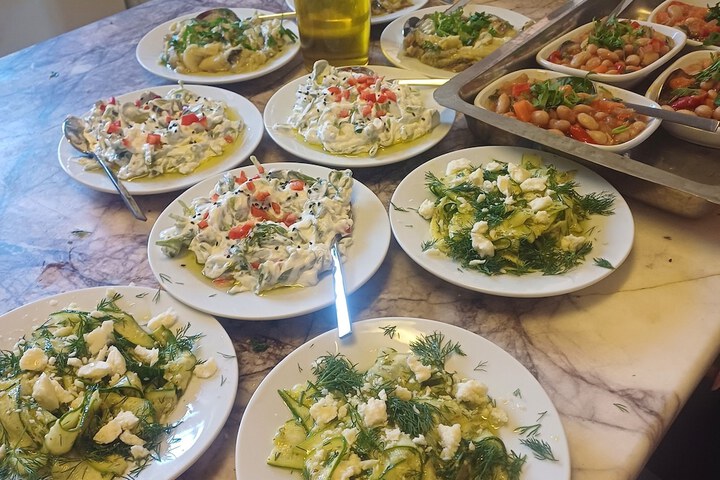 Dining 12 of 92