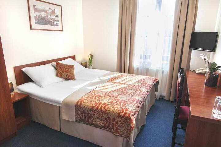Room 17 of 52