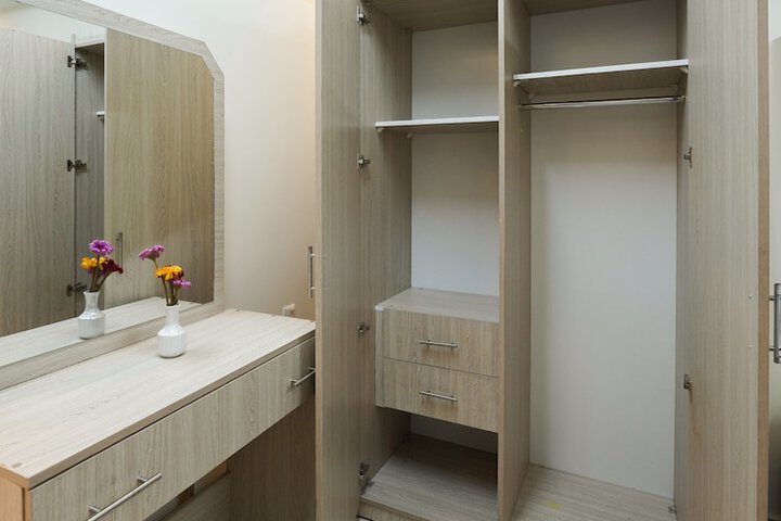 Room 6 of 24