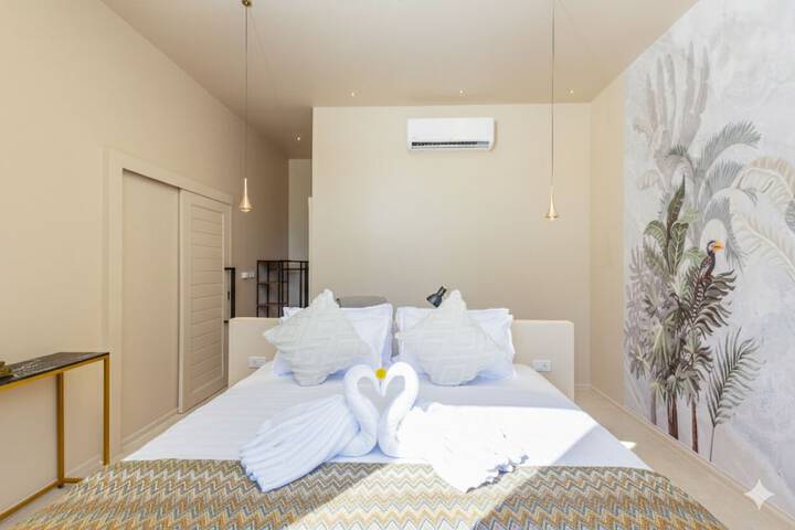 Room 35 of 227