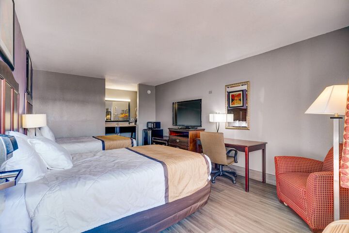 2 Double Beds (5 of 9)