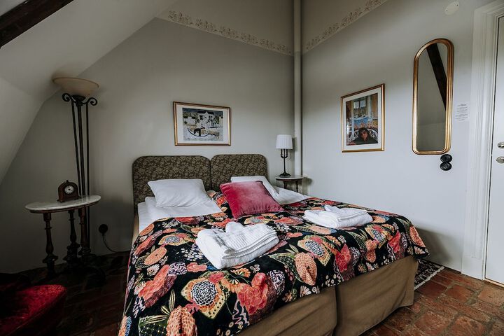 Room 4 of 45