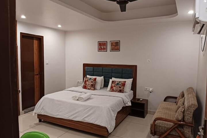 Room 11 of 22