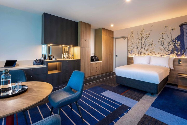 Room 46 of 158