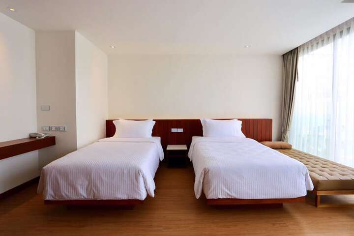 Room 2 of 25