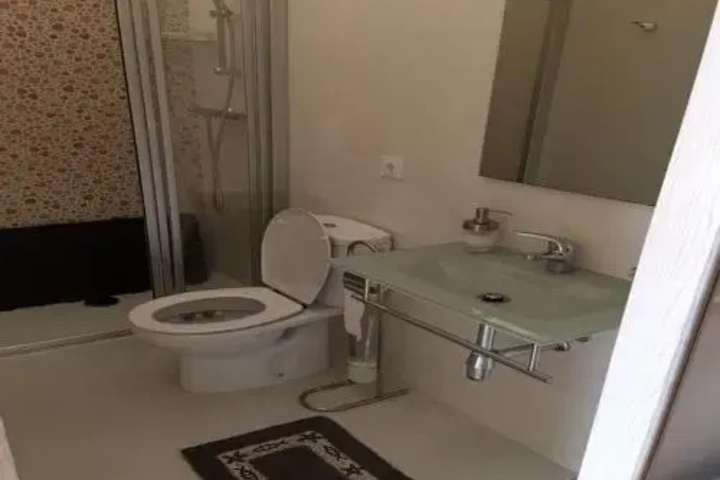 Room 8 of 21