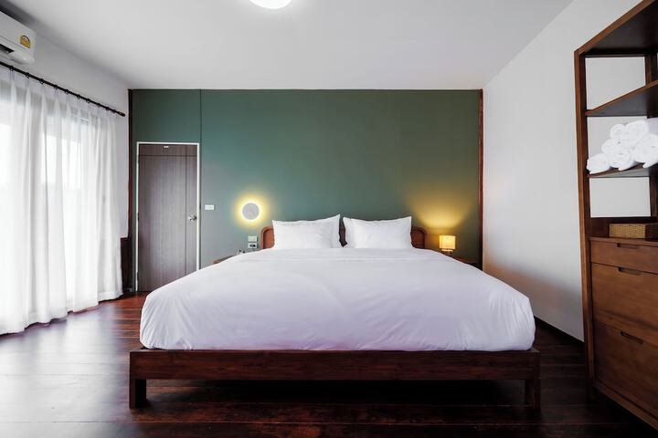 Room 3 of 38