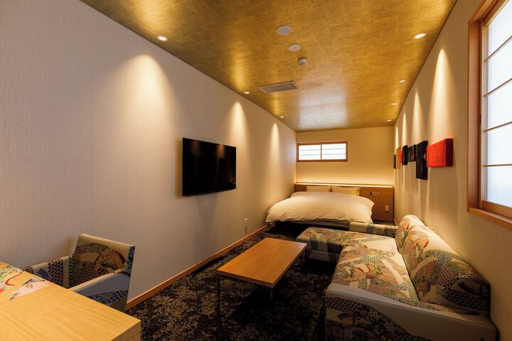 Room 12 of 138