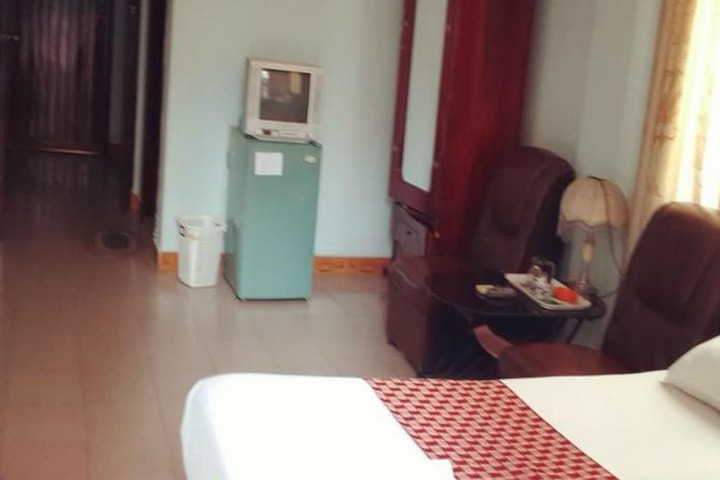 Room 13 of 35