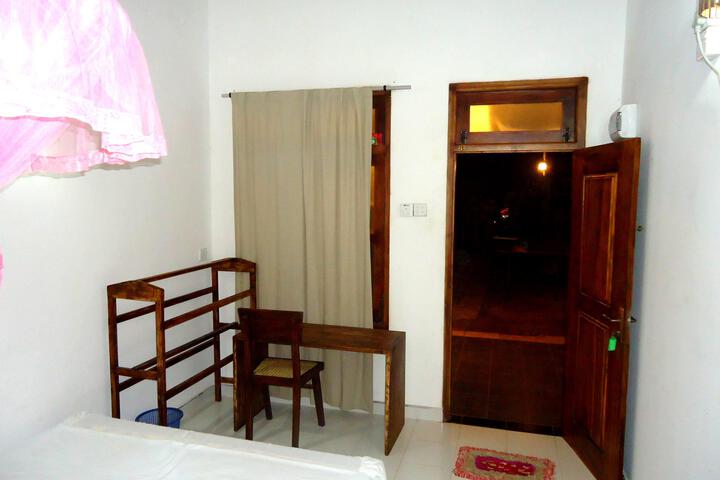 Room 2 of 7