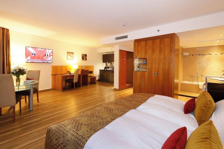 Room 30 of 94
