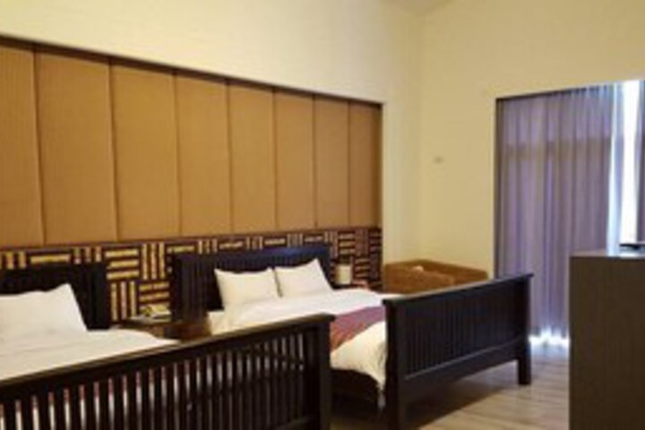 Room 65 of 80