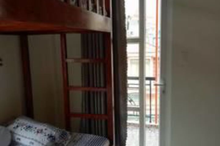 Room 12 of 25