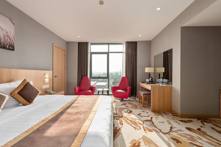 Room 48 of 122