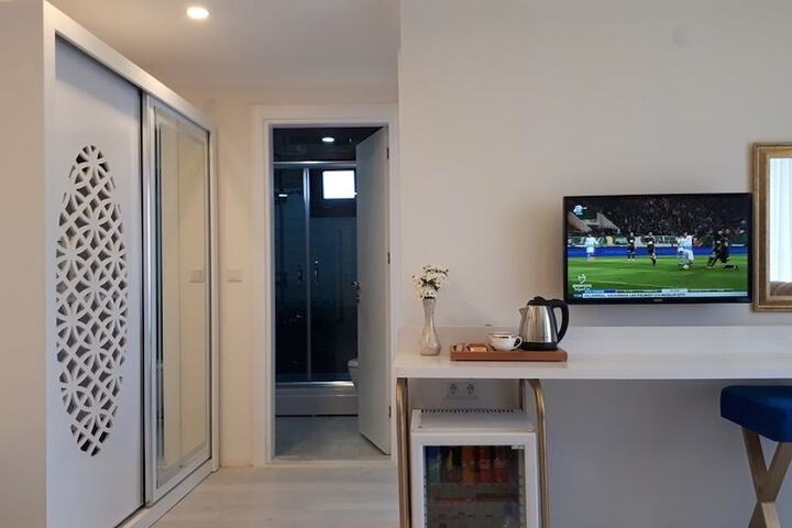 Room 21 of 35