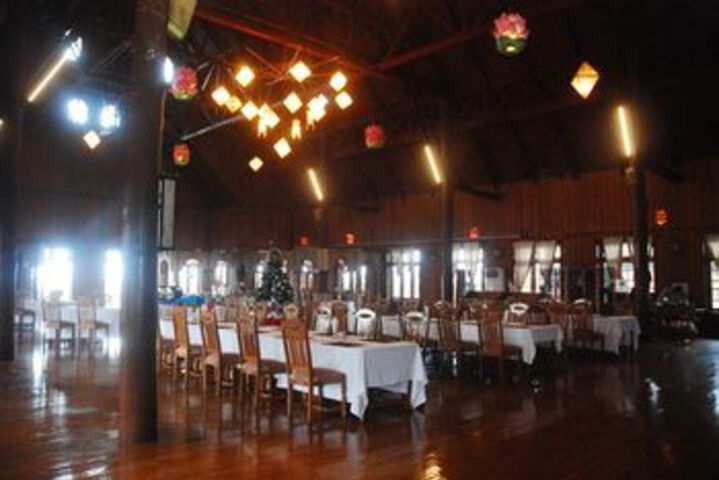 Dining 53 of 60