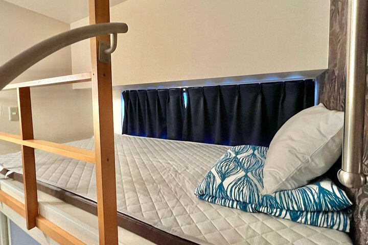 Room 4 of 30