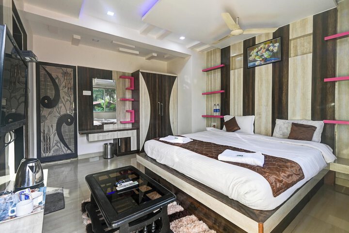 Room 6 of 32