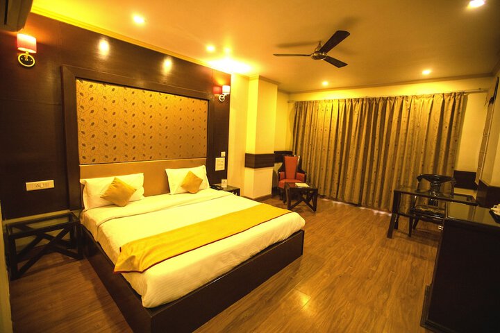 Room 5 of 48
