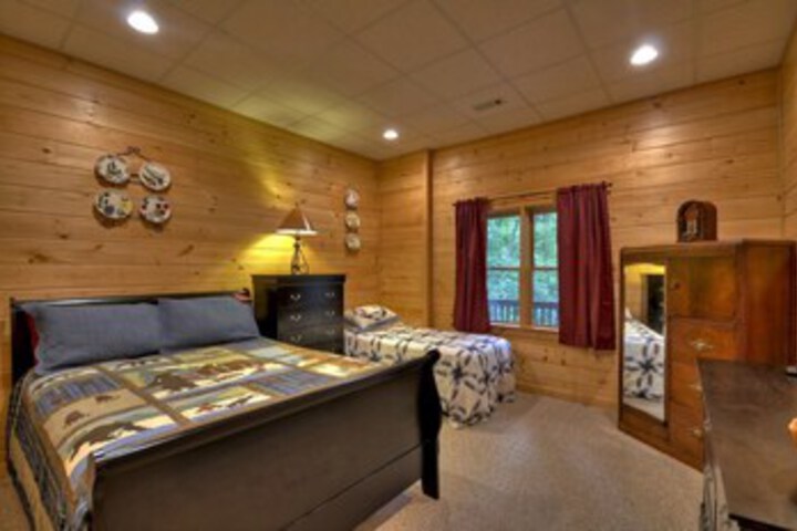 Room 27 of 28