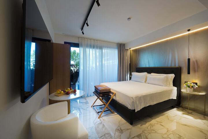 Room 46 of 97