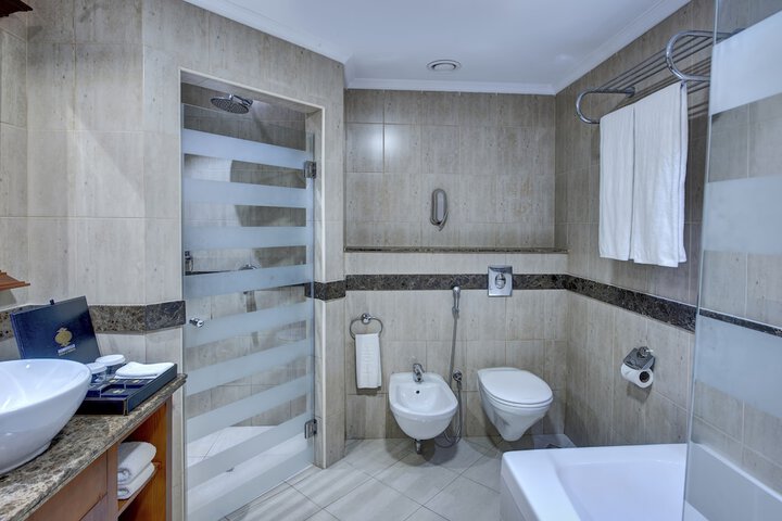 Room 42 of 79