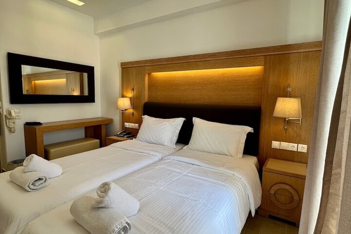 Room 27 of 44