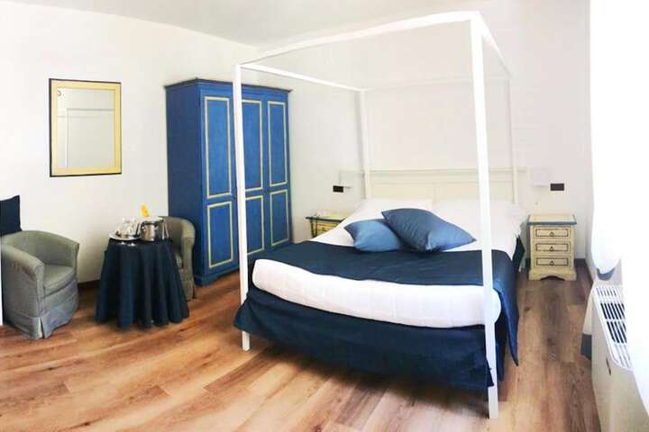 Room 52 of 124