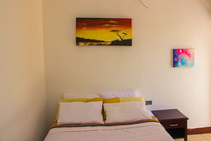 Room 12 of 18
