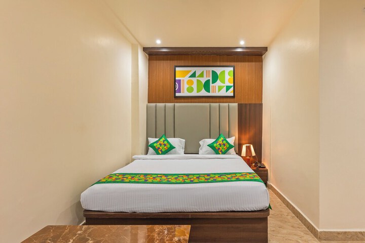 Room 13 of 29