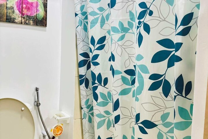 Room 16 of 30