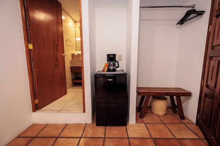 Room 17 of 102