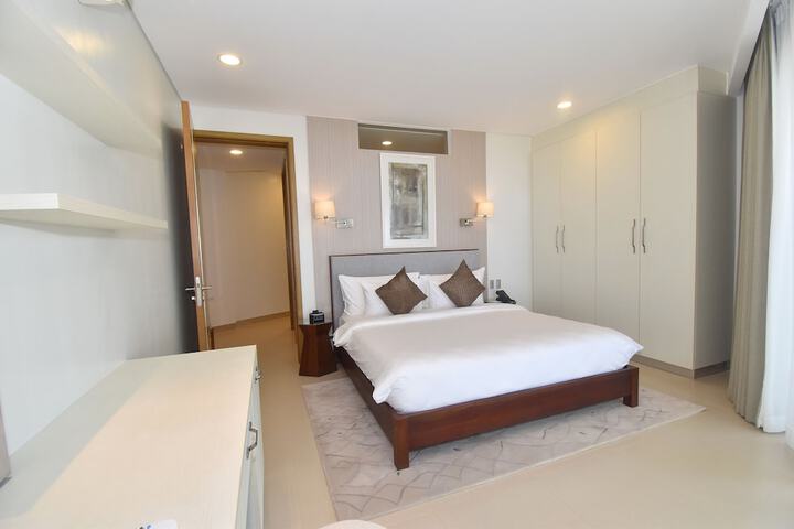 Room 17 of 120