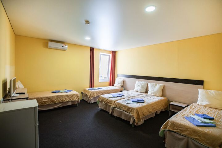 Room 10 of 39