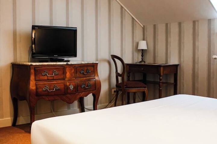 Room 25 of 67