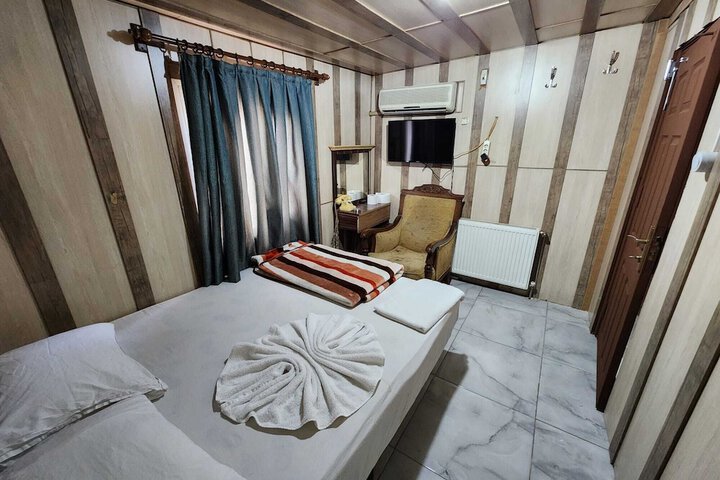 Room 19 of 39