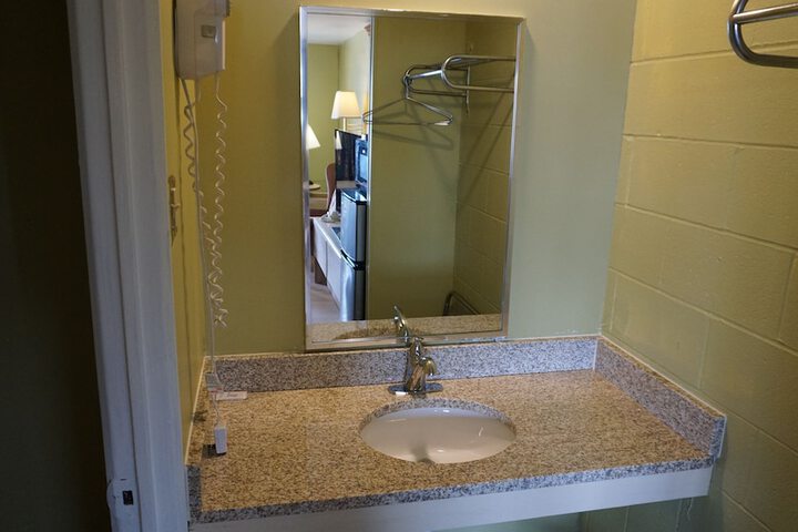 Room 35 of 38