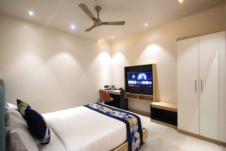 Room 30 of 48