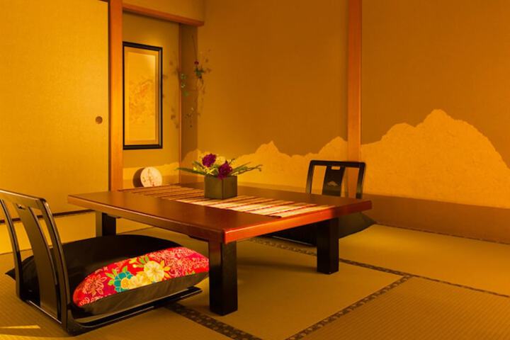 Room 15 of 61