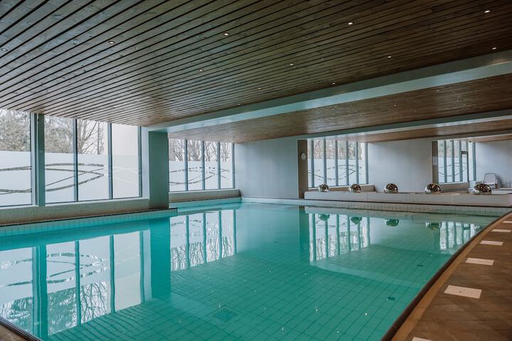 Pool 13 of 30