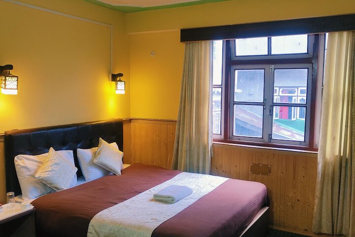 Room 18 of 65